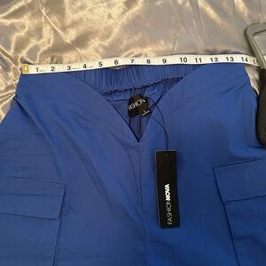 Fashion Nova brand ladies main character cargo pants in size large.